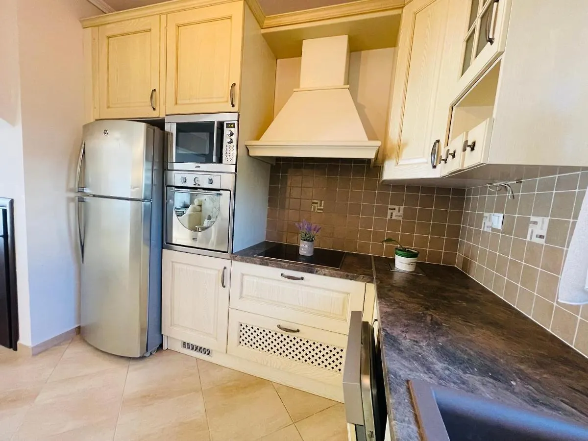 بيت للعطل فيلا D & J Luxury House Nea Kallikrateia